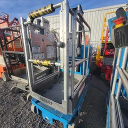 2016 Genie GR-20 Self-Propelled One-Person Lift