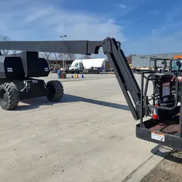 2016 JLG 800AJ Articulating Boom Lift
