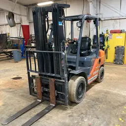 2019 Toyota 8FDU30 Warehouse Forklift