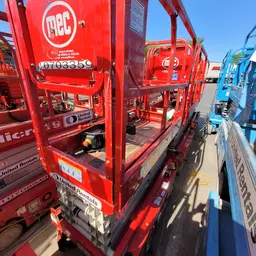 2017 MEC MICRO 19 Scissor Lift